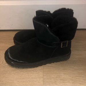 Ugg ladies winter booties size 8